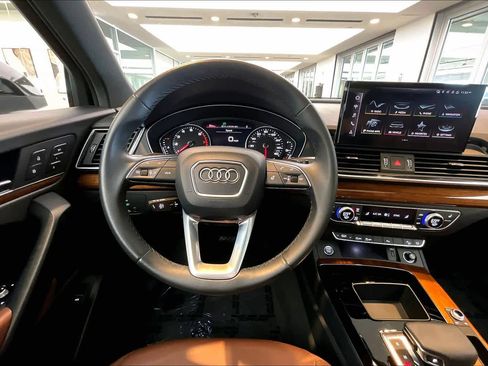 Certified 2023 Audi Q5 2.0T Premium w/ Convenience Package AWD/4WD image 6