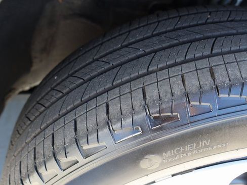 Used 2025 Toyota RAV4 LE image 44