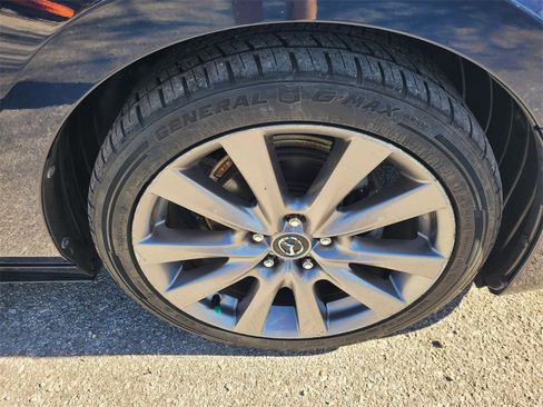 Used 2019 MAZDA MAZDA3 Sedan w/ Preferred Package image 4