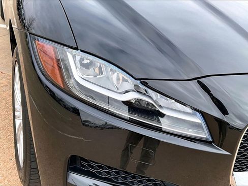 Used 2019 Jaguar F-PACE Portfolio image 30