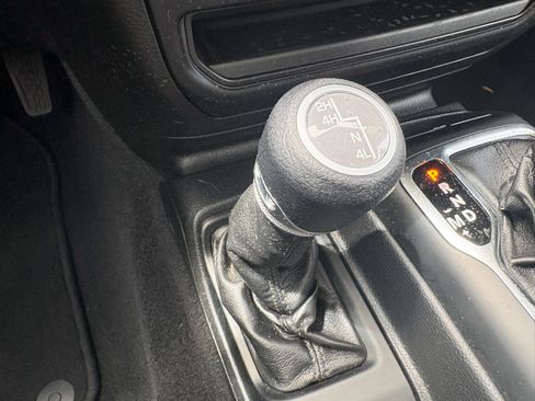 Used 2021 Jeep Wrangler Sport AWD/4WD image 23