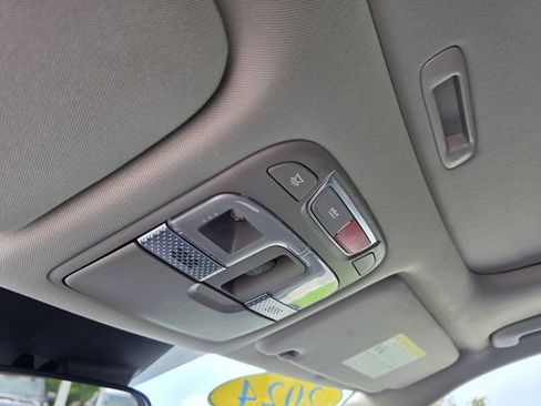 Certified 2025 Kia Telluride S FWD image 32