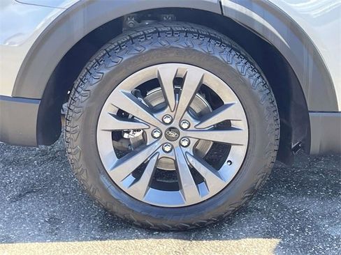 Certified 2022 Ford Explorer XLT w/ Equipment Group 202A image 7