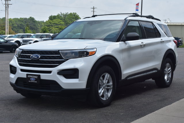 Used 2023 Ford Explorer XLT AWD/4WD image 15