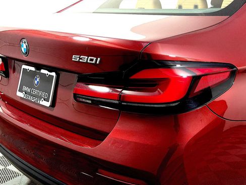 Certified 2023 BMW 530i xDrive w/ Convenience Package image 28