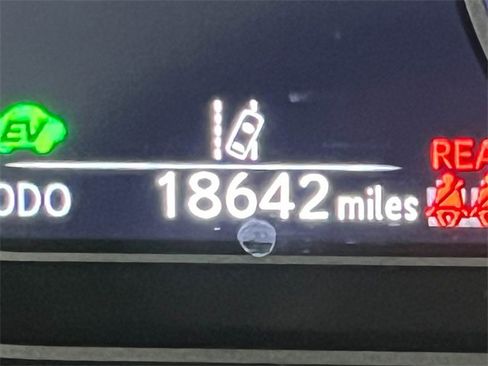 Certified 2023 Lexus UX 250h FWD w/ Accessory Package (Z2) image 18