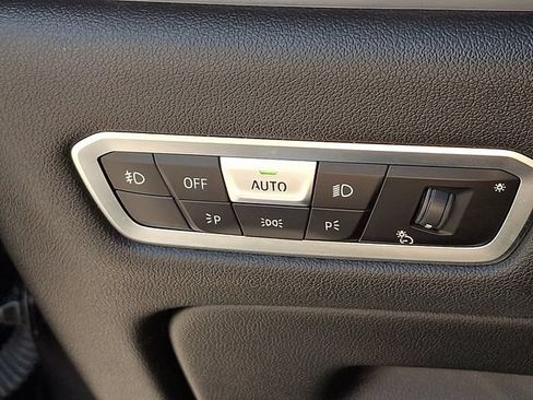 Used 2022 BMW X7 xDrive40i w/ Premium Package AWD/4WD image 27