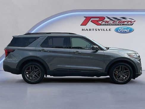 Used 2025 Ford Explorer ST AWD/4WD image 23