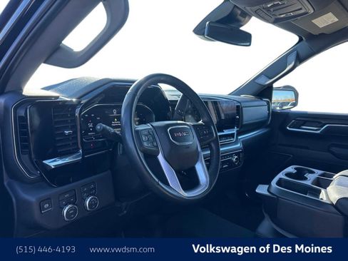 Used 2025 GMC Sierra 1500 SLT image 2
