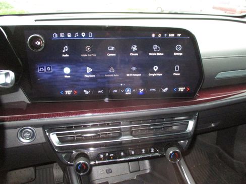 Used 2025 Chevrolet Traverse Z71 w/ LPO, Cargo Package AWD/4WD image 12