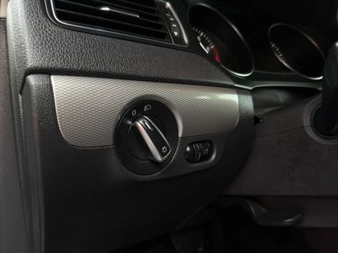 Used 2017 Volkswagen Jetta S image 37