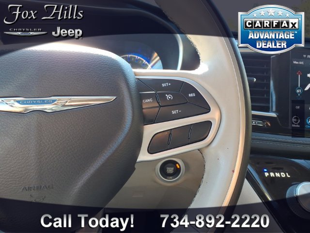 Used 2020 Chrysler Pacifica Limited w/ 8-pass Seating Package FWD image 19