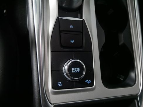 Used 2022 Ford Explorer XLT w/ Equipment Group 202A image 30