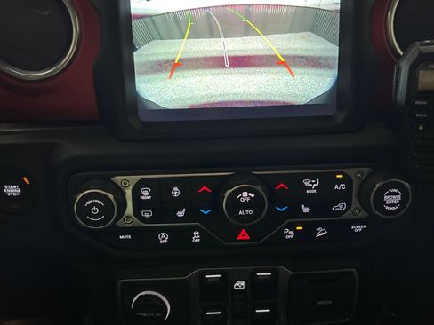 Used 2019 Jeep Wrangler Unlimited Rubicon AWD/4WD image 15