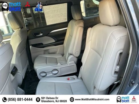 Used 2019 Toyota Highlander XLE image 23