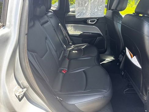 Used 2025 Jeep Compass Limited AWD/4WD image 16