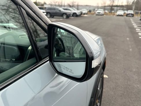 Used 2022 Rivian R1T Adventure image 12