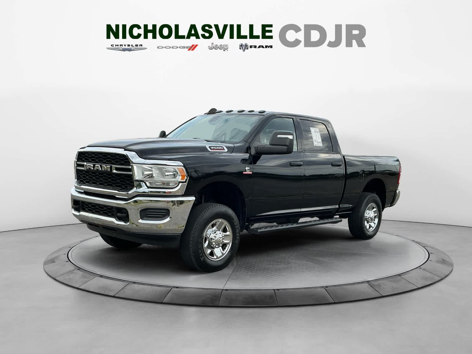 Used 2024 RAM 3500 Tradesman w/ Chrome Appearance Group AWD/4WD image 1