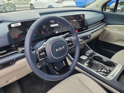 New 2026 Kia Carnival EX FWD image 23