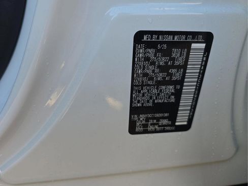 Used 2025 Nissan Armada Platinum Reserve AWD/4WD image 5