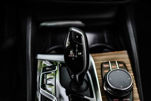 Used 2020 BMW M550i xDrive w/ Dynamic Handling Package AWD/4WD image 34