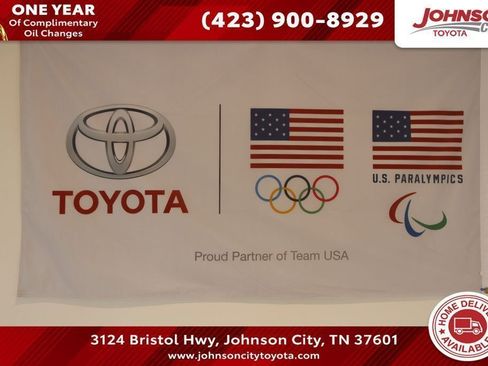 Used 2021 Toyota Camry XSE image 2