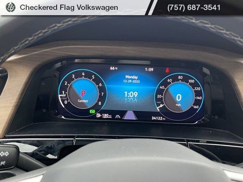 Used 2024 Volkswagen Atlas SE image 34