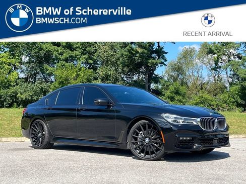 Used 2019 BMW 750i xDrive AWD/4WD image 1