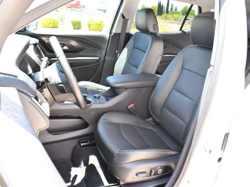Used 2024 GMC Terrain SLT w/ Infotainment Package II AWD/4WD image 29