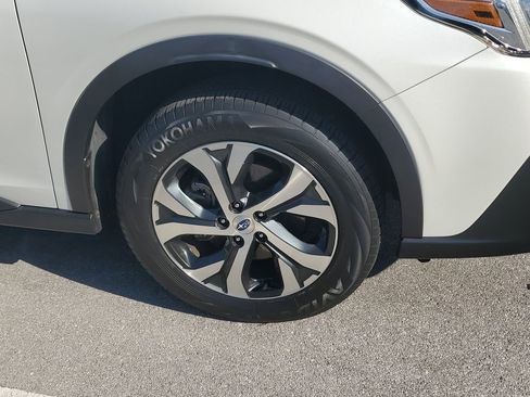 Used 2022 Subaru Outback Limited image 3