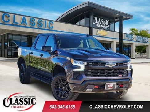 Used 2024 Chevrolet Silverado 1500 LT Trail Boss w/ Convenience Package II image 1