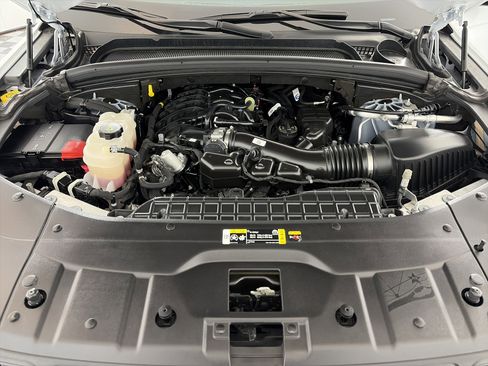 Used 2025 Jeep Grand Cherokee L Altitude image 12