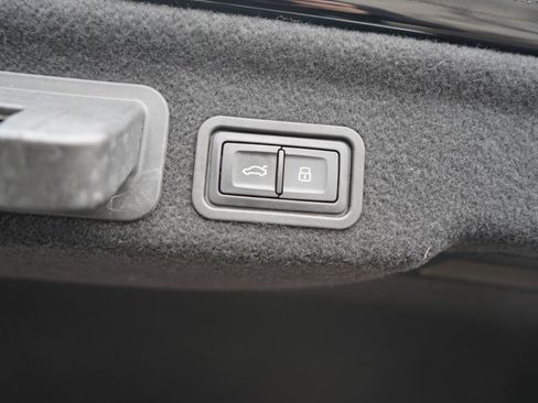 Used 2016 Audi A8 L 4.0T w/ Driver Assistance Package image 58