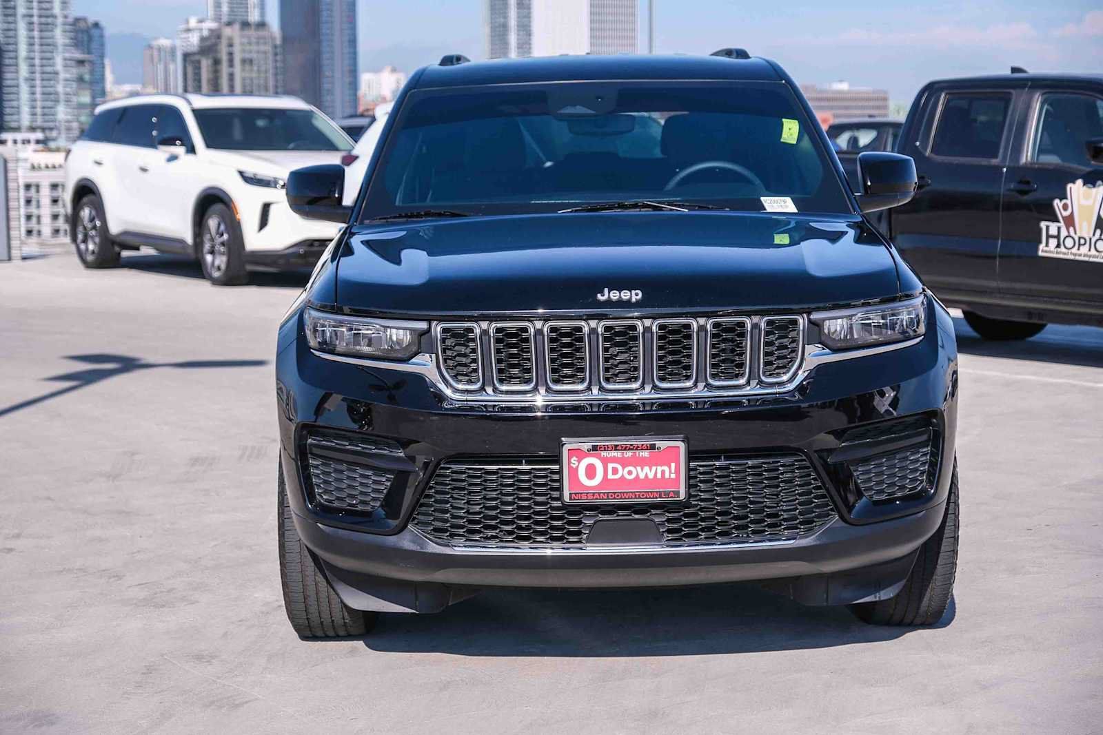 Used 2024 Jeep Grand Cherokee Laredo RWD image 2