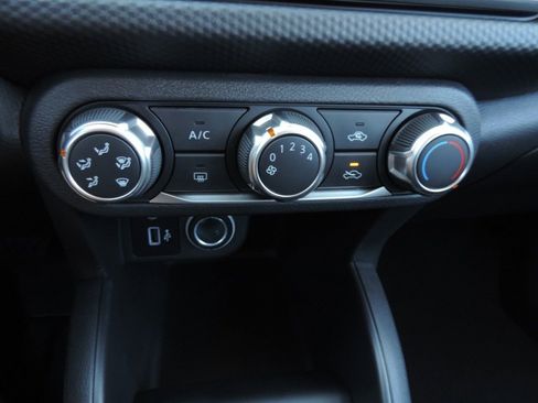 New 2025 Nissan Kicks Play S image 20