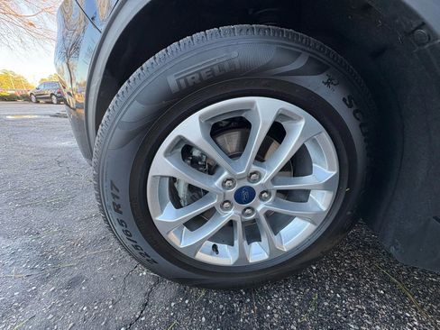 Used 2022 Ford Escape SE image 44