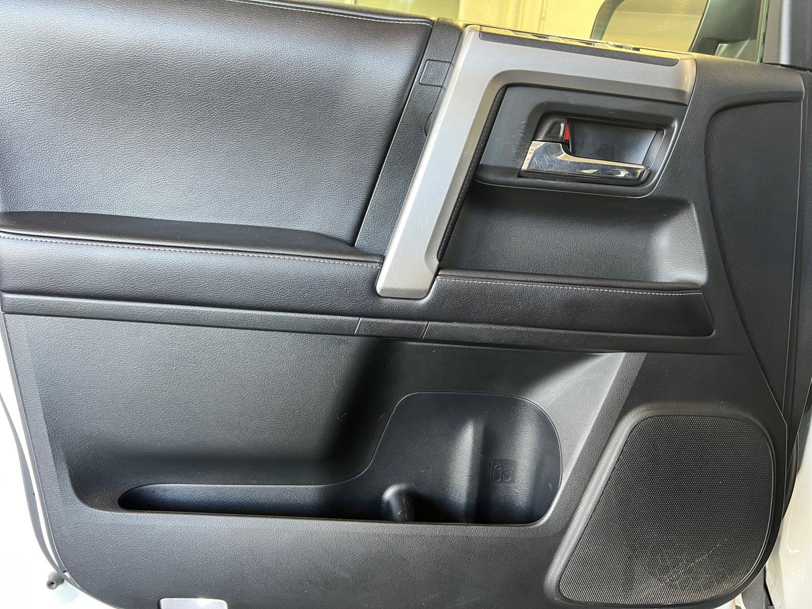 Used 2018 Toyota 4Runner SR5 Premium AWD/4WD image 10