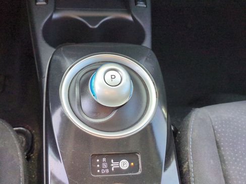 Used 2016 Nissan Leaf SV image 27