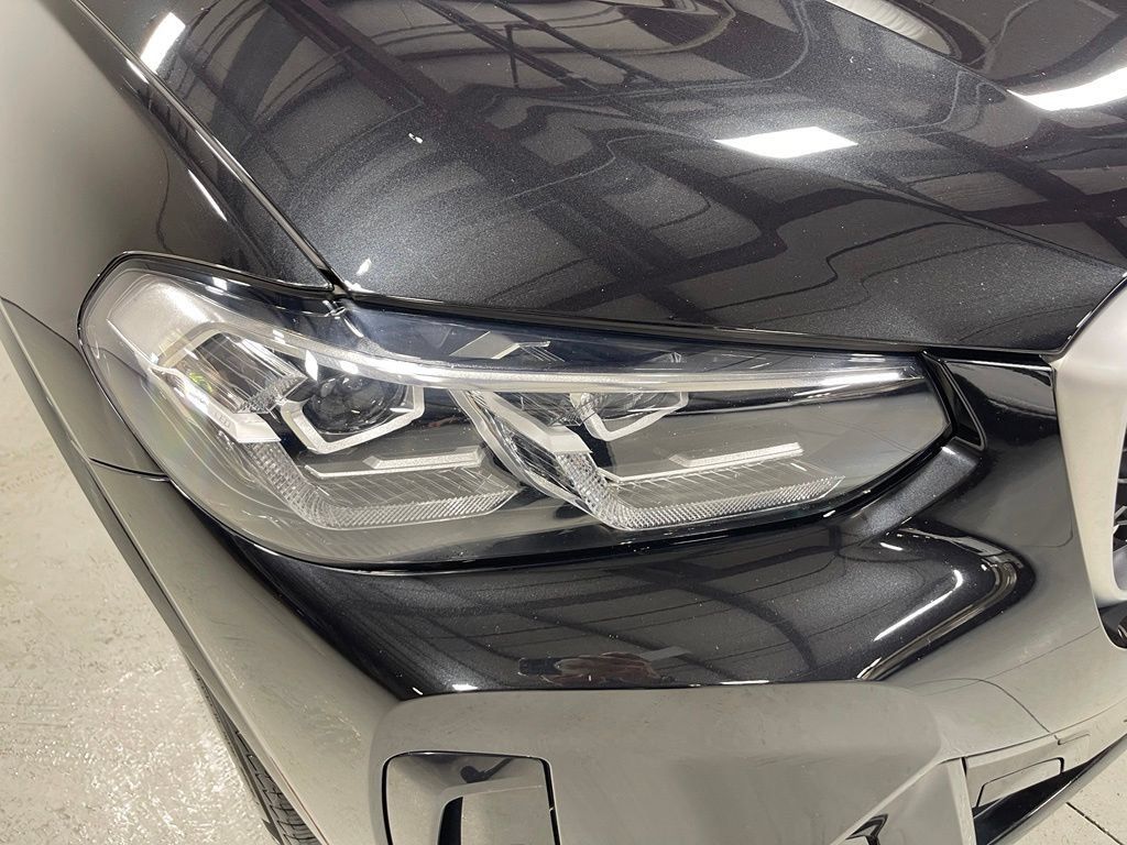 Used 2024 BMW X4 xDrive30i w/ M Sport Package AWD/4WD image 10