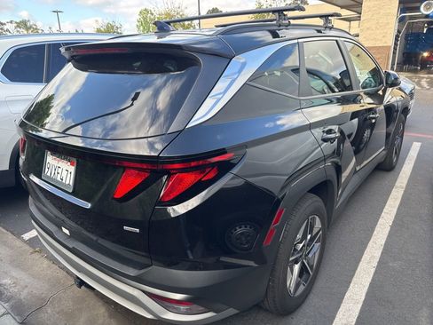 Certified 2025 Hyundai Tucson SEL AWD/4WD image 3