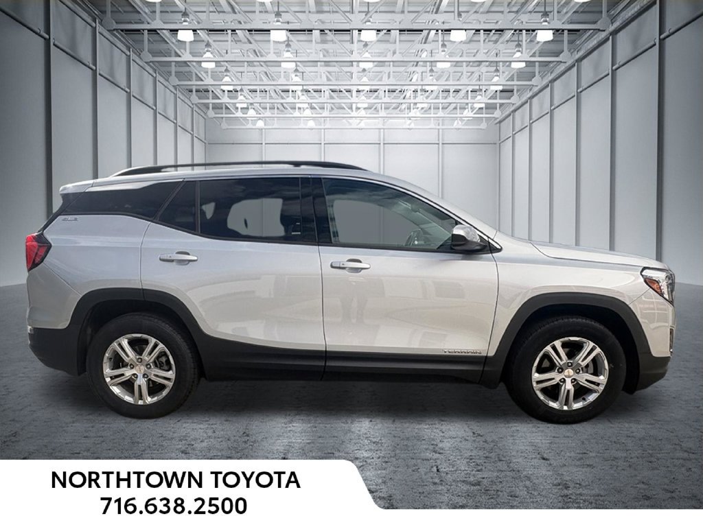 Used 2020 GMC Terrain SLE w/ Driver Convenience Package FWD image 3