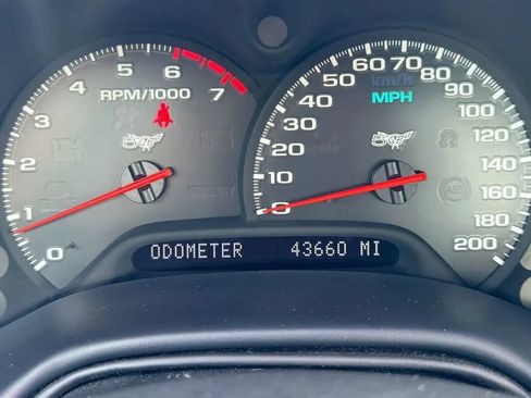 Used 2003 Chevrolet Corvette Coupe w/ Preferred Equipment Group image 20