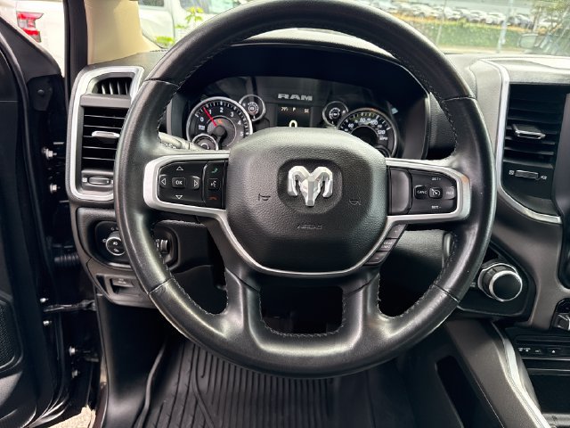 Used 2019 RAM 1500 4x4 Crew Cab image 18