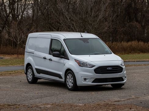 Used 2020 Ford Transit Connect XLT image 2