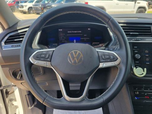 Used 2023 Volkswagen Tiguan SE FWD image 18