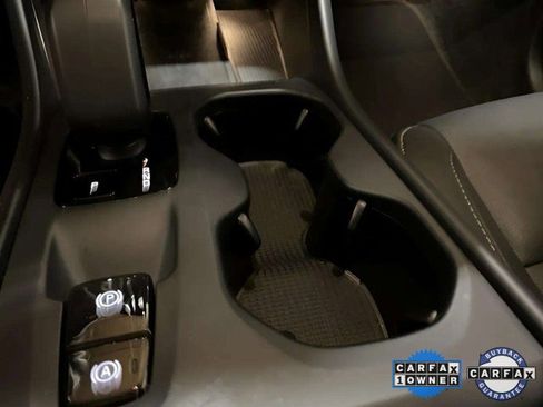 Used 2025 Volvo XC40 B5 Core image 56