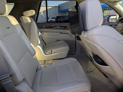 Used 2023 Cadillac Escalade Sport Platinum w/ LPO, ONYX Package image 33