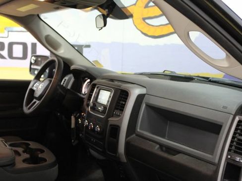 Used 2018 RAM 1500 Express w/ Express Value Package AWD/4WD image 12