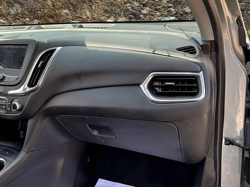 Used 2023 Chevrolet Equinox LT w/ Driver Convenience Package image 16