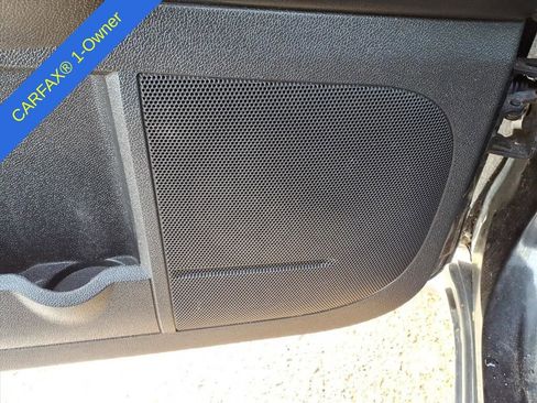 Used 2016 Chevrolet Traverse LT w/ Style and Technology Package image 17